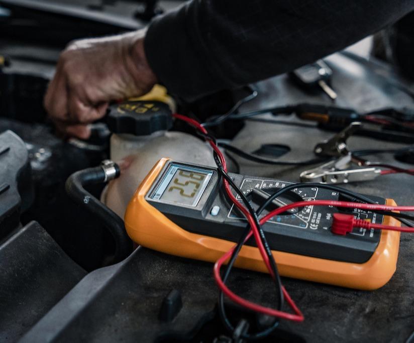 bolvormig Minst exegese Lennaerts Autobedrijven-Lennaerts Autobedrijven-Storing aan uw auto uitlezen  in Venlo, Beesel & Roermond? Lennaerts.nl